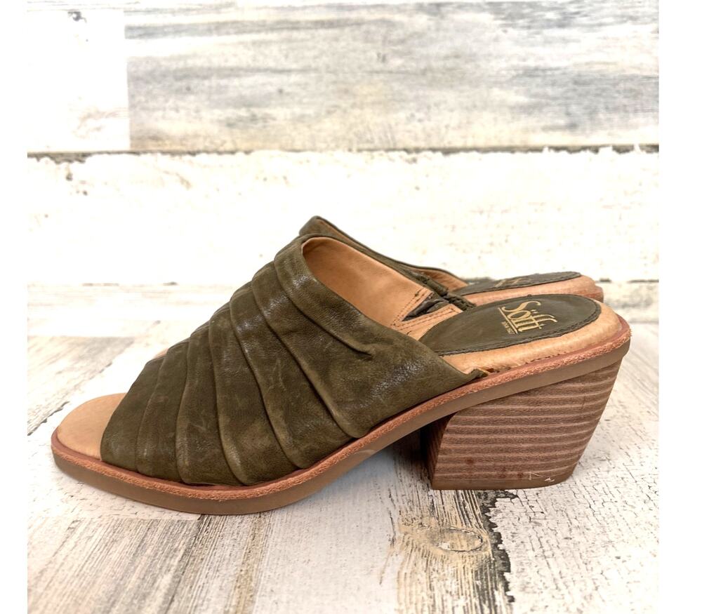 Sofft Womens 8.5 Green Leather Chrissie Slip-On Heeled Open Toe Sandal